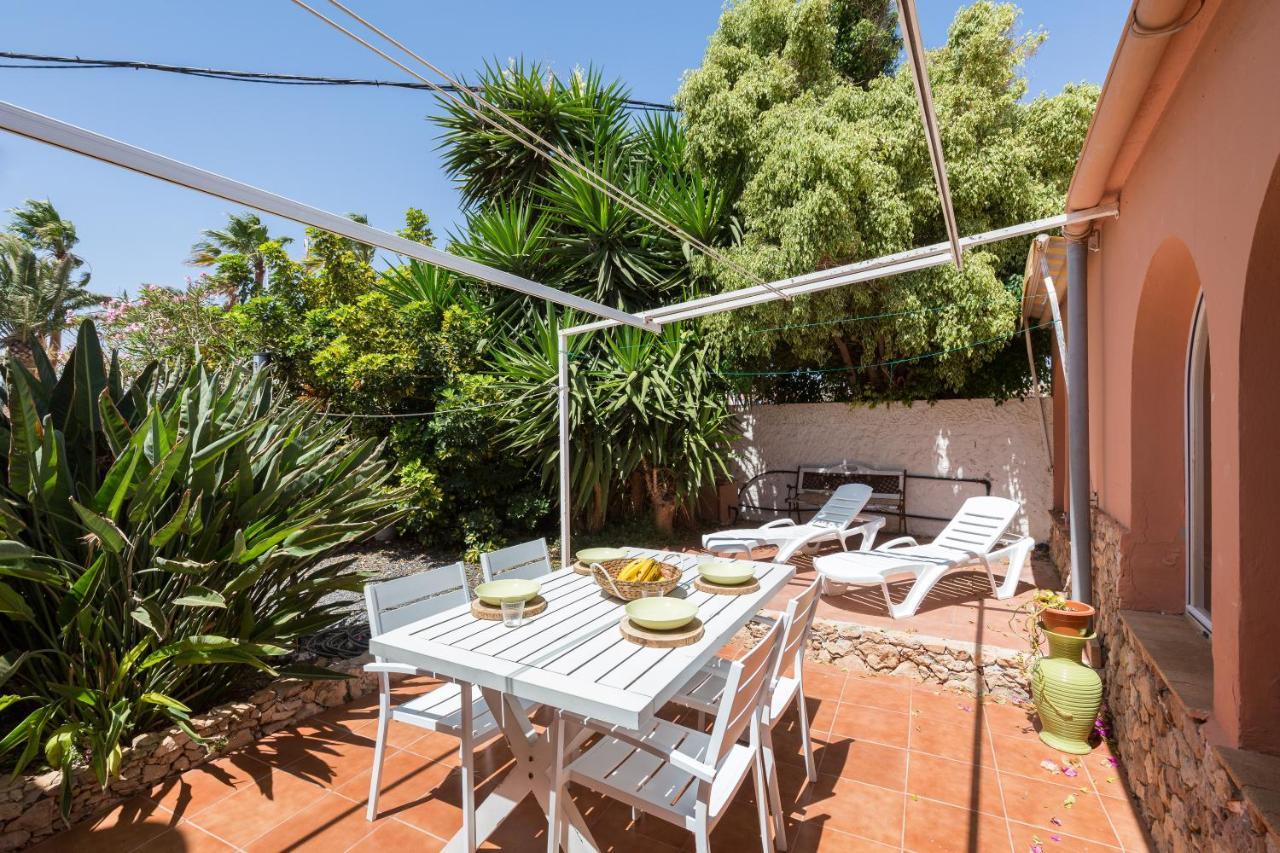 Home2Book Quiet Villa With Private Pool Triquivijate Exterior photo